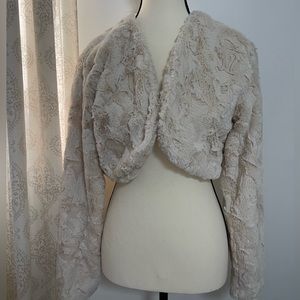 LN Maeve Anthropologie crème ivory faux fur cozy shrug cardigan sweater jacket S
